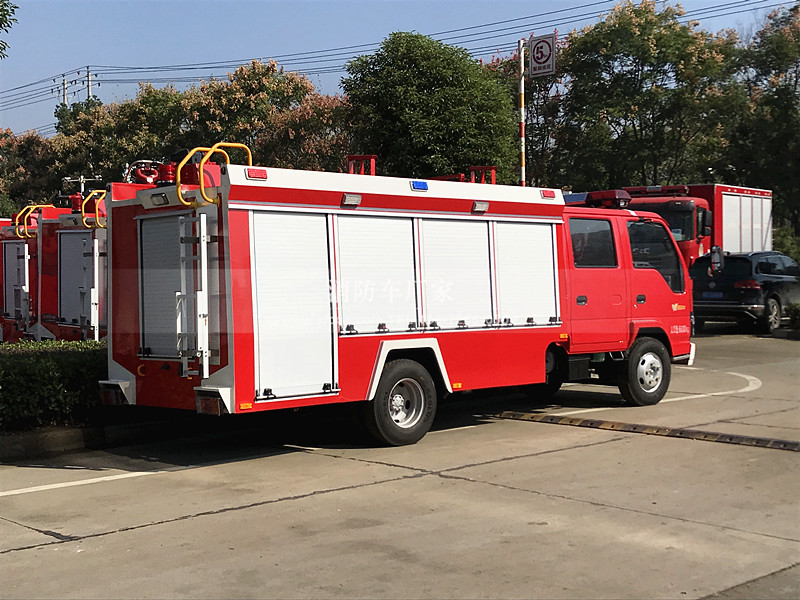五十鈴3噸小型消防車(chē)