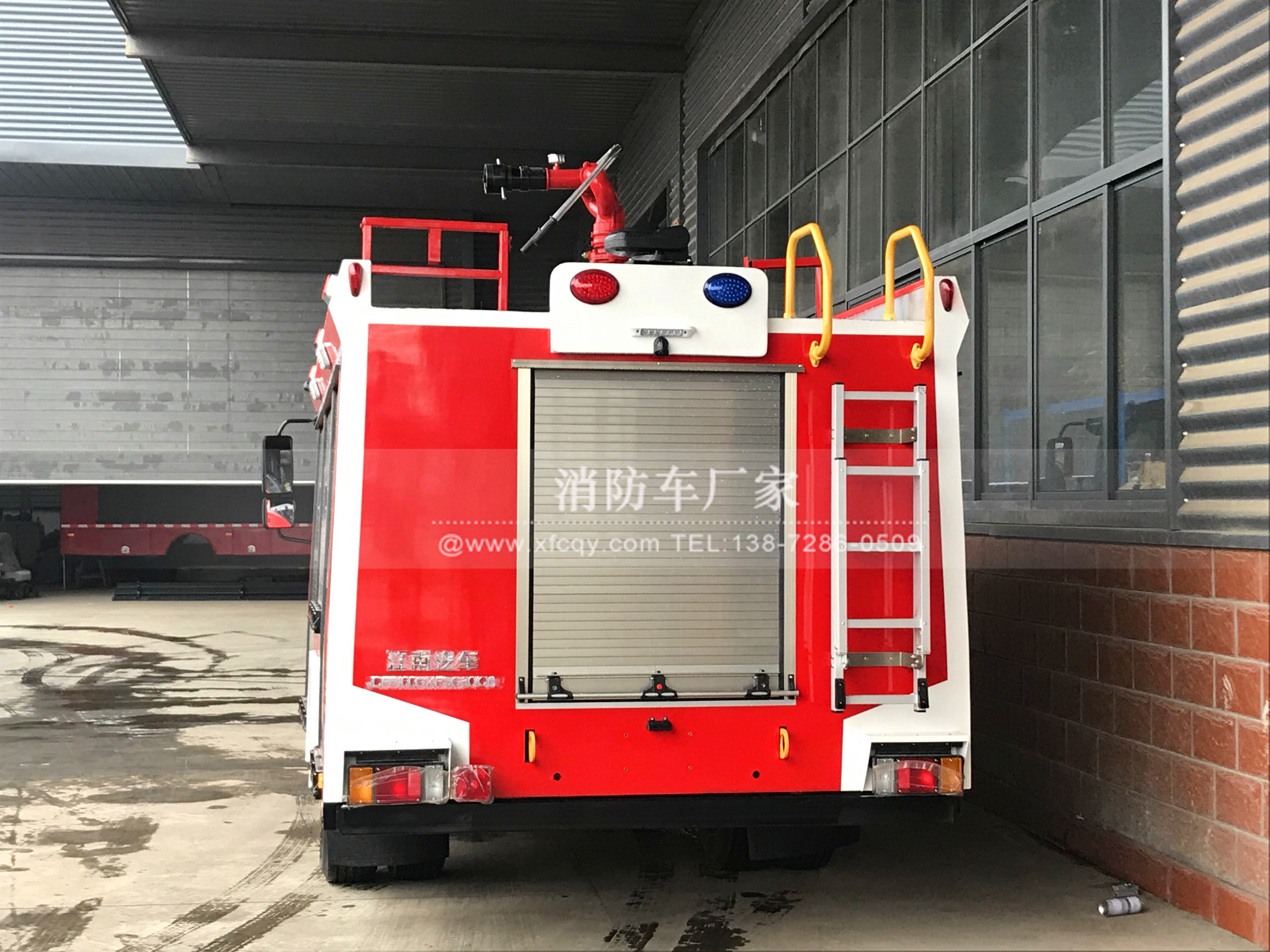 五十鈴中型水罐泡沫消防車(chē)