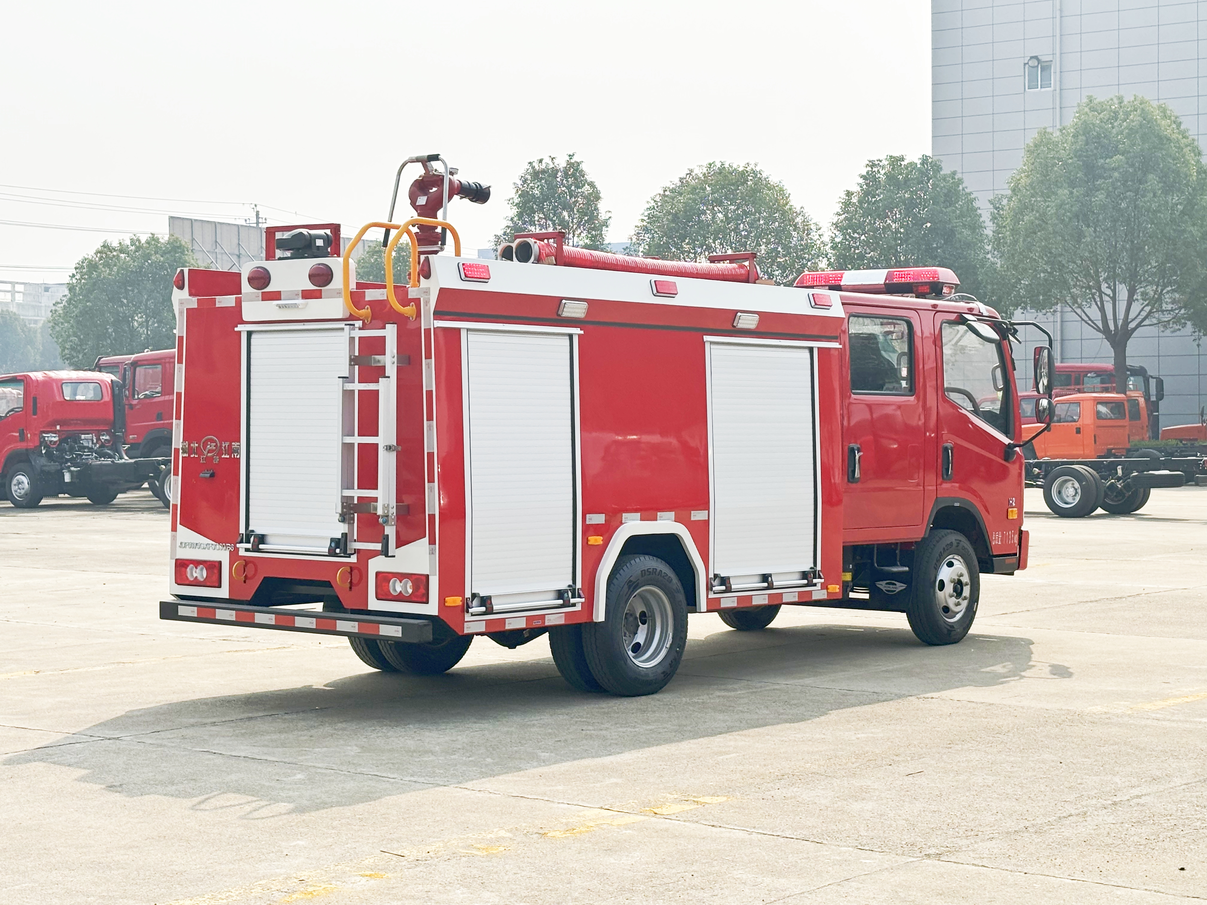 福田3噸小型水泡沫消防車